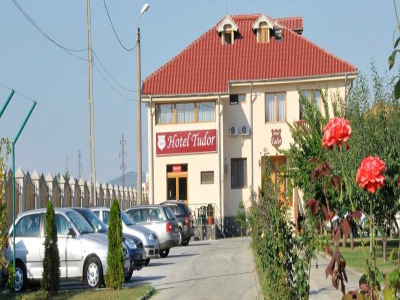 Hotel Tudor Ploieşti Buitenkant foto