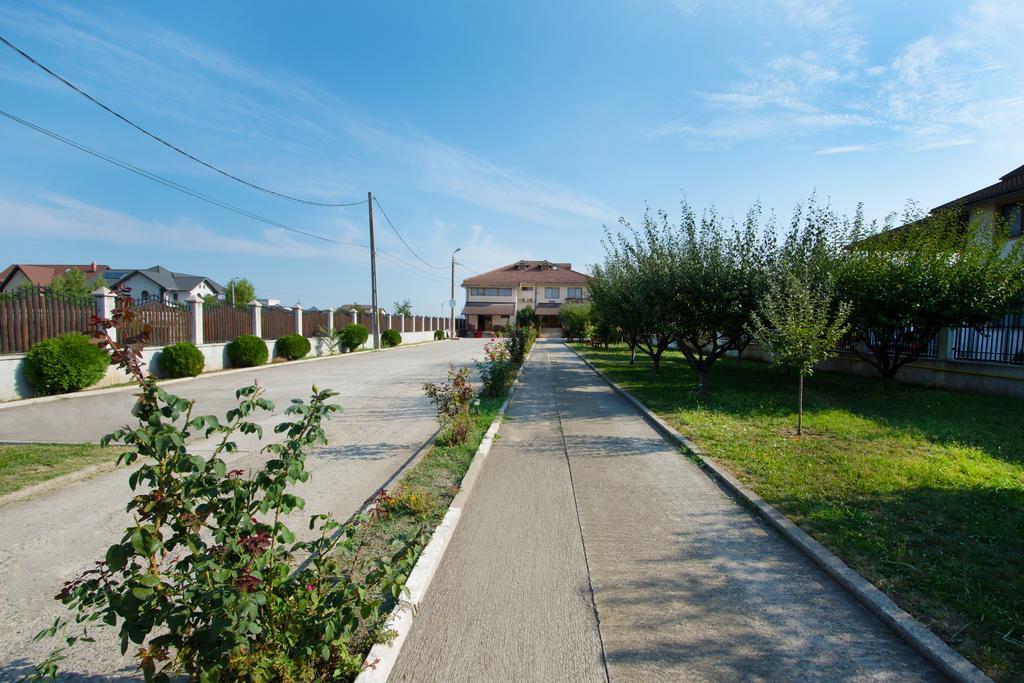 Hotel Tudor Ploieşti Buitenkant foto